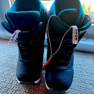 Burton Women’s Size 8.5 Snowboard Boots
